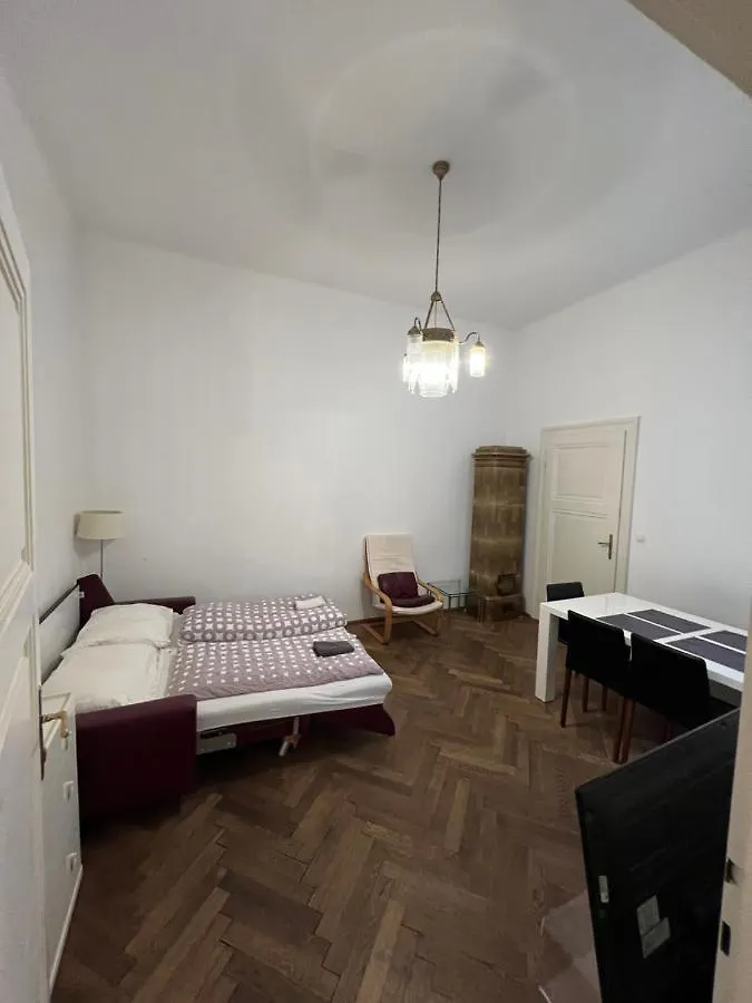 Quiet And Cozy Apartment In The City Center Вена