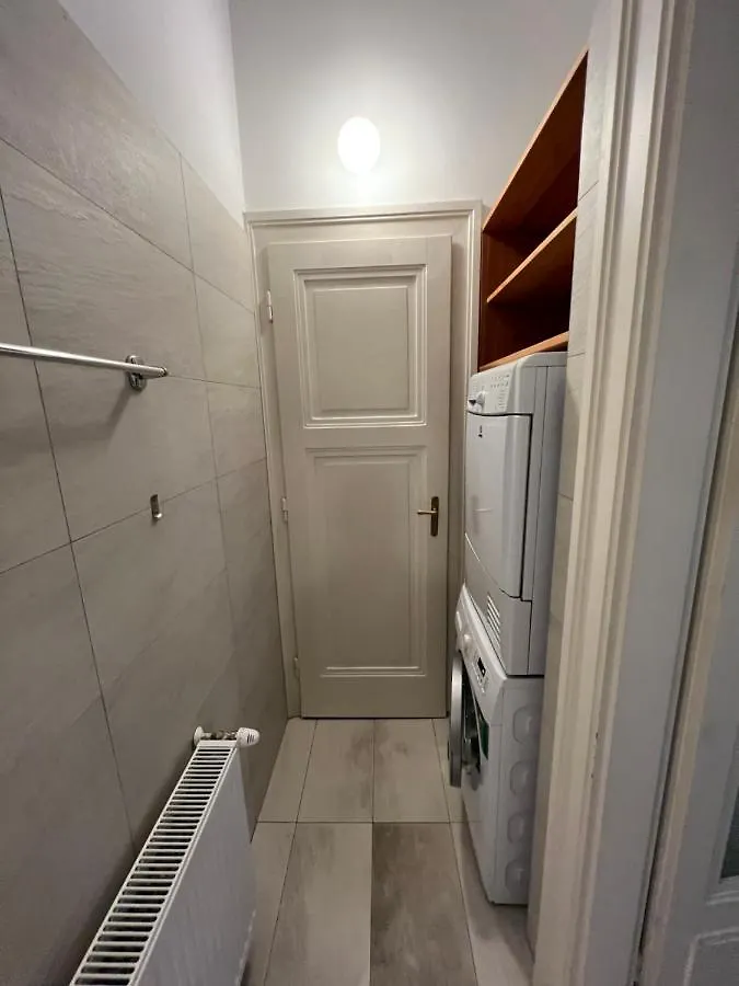 Quiet And Cozy Apartment In The City Center Вена