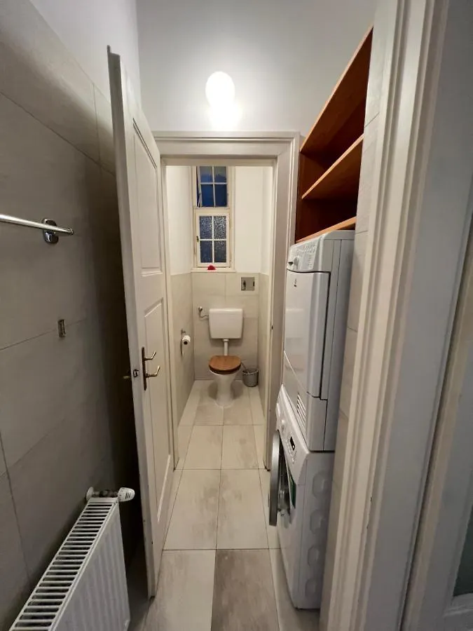 Quiet And Cozy Apartment In The City Center Вена